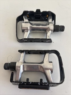 Wellgo LU-944 Mountain Biking Road Touring Pedals 9/16" Black Silver Color - Image 1 of 4