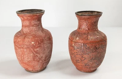 Jarrones antiguos chinos de laca de cinabrio rojo con decoración pintada rústica Foto 1 de 4