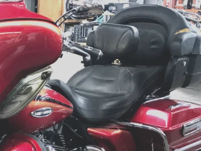 Harley Electra Glide 2007 asiento trasero delantero 2 asientos superiores Siddlemen Ultimate Comfort Foto 1 de 4