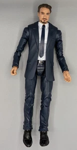 Tony Stark in tuta e cravatta figure sciolte Marvel Legends dai primi 10 anni confezione da 2 - Foto 1 di 2