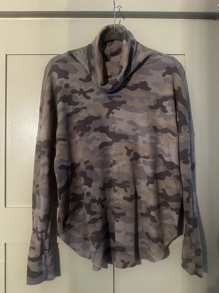 Женский вязаный топ Michael Stars с камуфляжным принтом и воротником-хомутом с длинным рукавом L - Изображение 1 из 4