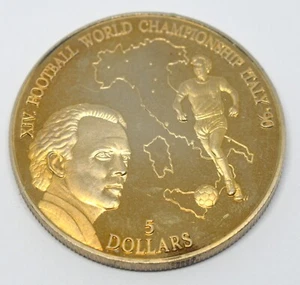 NIUE 5 DOLLARS 1990 XIV FOOTBALL WORLD CHAMPIONSHIP ITALY - UNC LARGE 38mm COIN - Picture 1 of 2