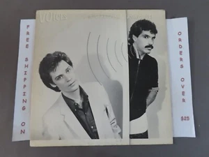 HALL & OATES VOICES 1980 LP W/ LYRIC SLEEVE "KISS ON MY LIST" - Picture 1 of 3
