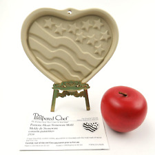 The Pampered Chef "Patriotic " Heart Clay Cookie Stoneware Mold 2005 USA