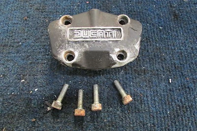 OEM DUCATI/CAGIVA INDIANA 650 350 87 CUBIERTA DE EXTREMO DE LEVA DE CILINDRO DELANTERO CON HERRAJES Foto 1 de 2