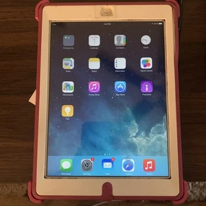 WiFi Only Apple iPad Air 1st Gen 32GB White MD789LL/A —9.4 x 6.6 x 0.29 in - Picture 1 of 4