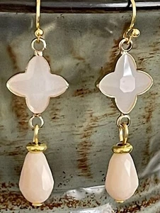 Ivory and Gold Vintage Bead Earrings. Vintage Quatrefoil and Crystal Teardrop. - Picture 1 of 3