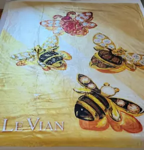 Le Vian SOLA Blanket Super soft to touch with Metallic Red Bag Brand New - Picture 1 of 15
