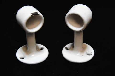 VINTAGE WHITE ENAMEL OVER CAST IRON TOWEL RACK SUPPORTS BATHROOM KITCHEN #2 Cover