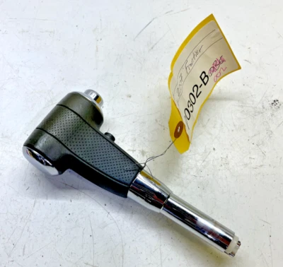 2005-2012 Nissan Pathfinder / Xterra / Frontier Gear Shifter Knob Handle - Image 1 of 4