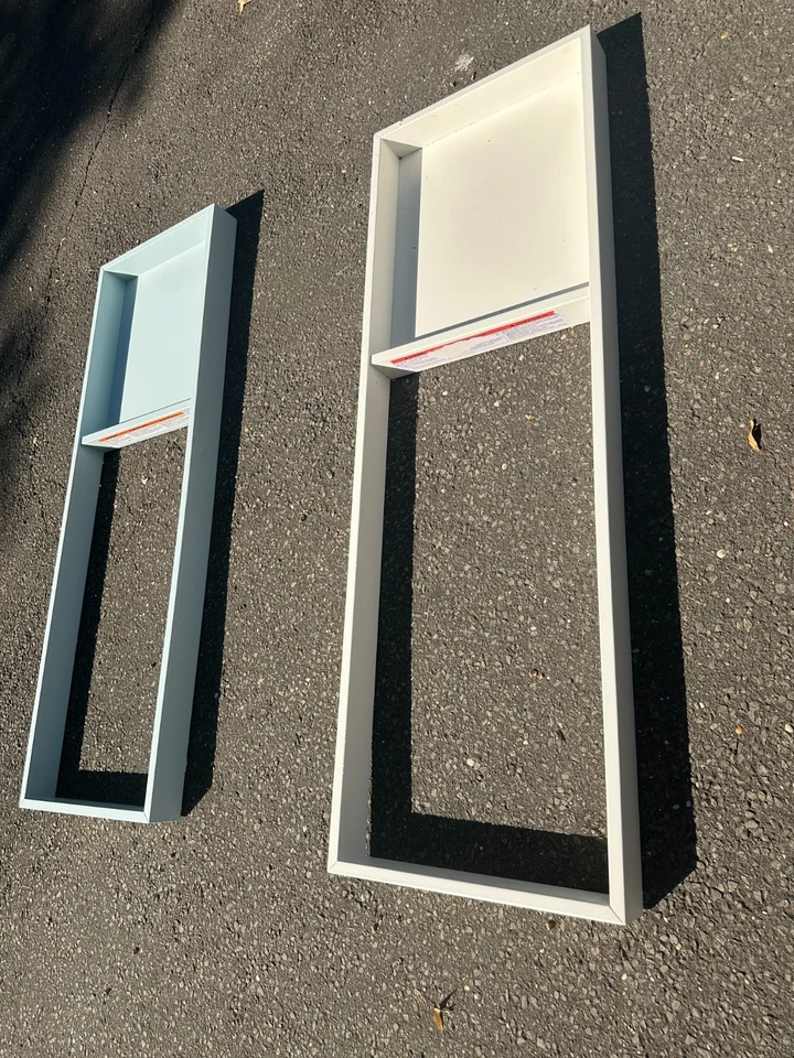 tampo de mesa de troca infantil Pottery Barn (2x). Branco e azul claro. - Imagem 1 de 3