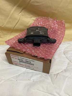 Lexus ES250 ES300h 🚘 Blind Spot Monitor Sensor OEM 88162-06070 2021-2025 - Image 1 of 4