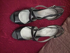 Ladies Elegant Sexy Black Patent Twist Ankle Strap Heels, 81/2 M, Carlos Santana - Picture 1 of 8