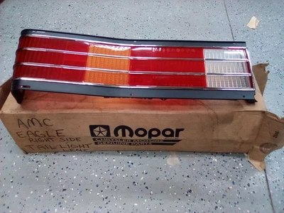 Lanterna traseira de passageiro NOS RH 1980-1988 AMC EAGLE CONCORD lâmpada - Imagem 1 de 4