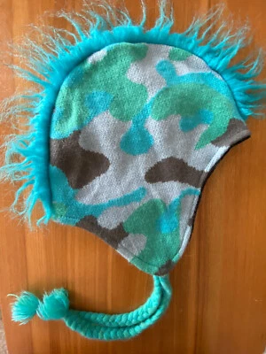 青少年冬季帽子,带耳罩和FRINGE-蓝色、灰色和棕色 - 二手状况完好 — 第 1/4 张图片