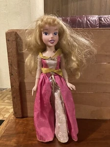 2008 Playmates Disney Aurora 15" Singing Once Upon a Dream Sleeping Beauty Doll - Picture 1 of 3