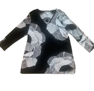 Chico’s Tunic V-neck Jersey Black White Floral Print Stretch Women’s 2 = Large - Picture 1 of 5
