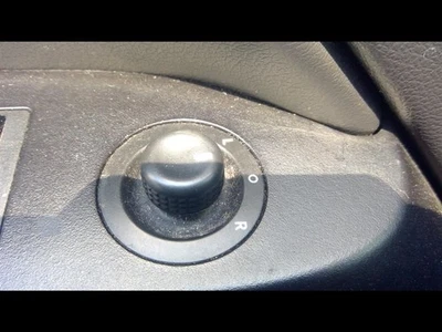 Interruptor de puerta delantera del conductor estilo clásico para conductor 11-17 COMPASS 138959 Foto 1 de 4