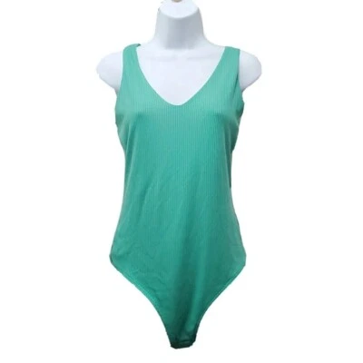 Body cuello en V para mujer talla pequeña verde acanalado espalda cruzada Foto 1 de 4