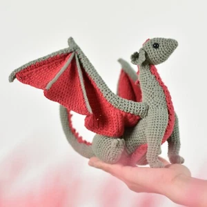 Drache Kuscheltier, Kuscheldrache, Häkelspielzeug, Häkeldrache Handarbeit Geschenk - Bild 1 von 3