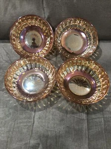 Set 4 piatti in vetro iridescente ambrato motivo stella 4,25" - Foto 1 di 5