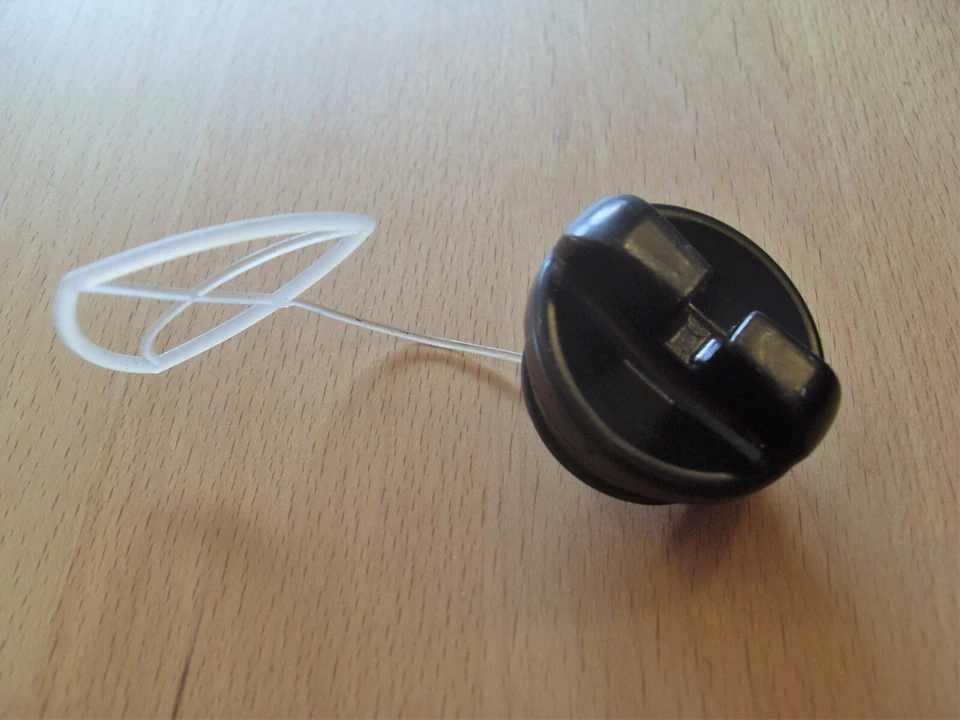 Tankdeckel Dolmar 100 102 PS 33 330 340 341 342 344 39 390 400 401 6400 7900 - Bild 1 von 1