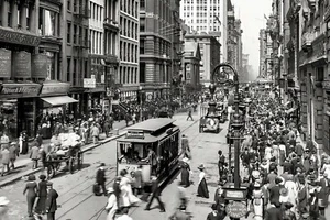 BROADWAY NEW YORK BUSY STEET SCENE 1912 4X6 B&W PHOTO POSTCARD - Picture 1 of 5
