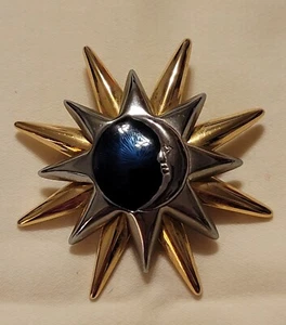 Vintage Liz Claiborne Sun Moon Brooch Dark Blue Cabochon Gold/Silvertone - Picture 1 of 4