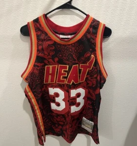 Men’s Mitchell & Ness Miami Heat Alonzo Mourning #33 Swingman Jersey size Medium - Picture 1 of 2
