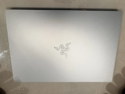 Razer Blade 14 pulgadas 2022 AMD Ryzen 9 6900HX, 4,90 GHz, 16 GB RAM, Geforce3070Ti Foto 1 de 4