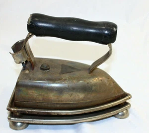 Plancha American Beauty vintage - 6-1/2 con soporte 6 lb 6 oz - Imagen 1 de 10