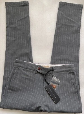 NIFTY GENIUS, HOMBRE 28, PANTALÓN ULTRA GAMUZA GRIS RAYAS, NUEVO $179 ETIQUETAS Foto 1 de 4