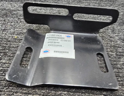 Soporte de parachoques del lado del conductor Diamond FO1066109DS para Ford F-150/F-250/F-350 90-91 Foto 1 de 4