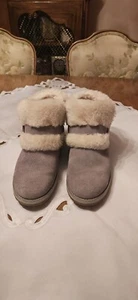 Emu Australia  Grey Suede Leather Ankle Fleece Lined Booties sz 8 - Picture 1 of 9