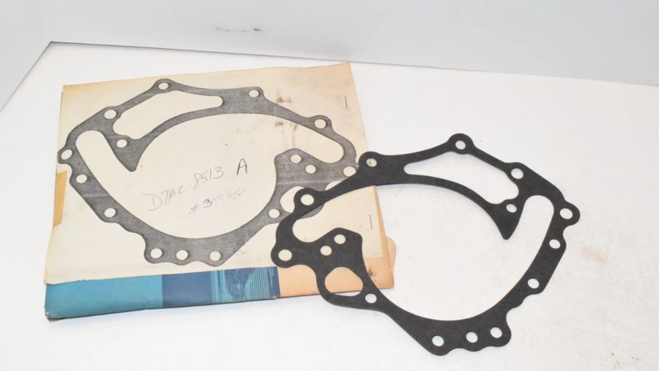 NOS D7AZ-8513-A OEM 1976-1978 FORD MUSTANG II 302 JUNTA BOMBA AGUA C109 Foto 1 de 4