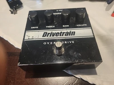 Distorsión del tren motriz Reverend Foto 1 de 2