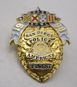 Pin de solapa 33 del Departamento de Policía de San Diego California SDPD 1998 Super Bowl XXXIII - Imagen 1 de 3