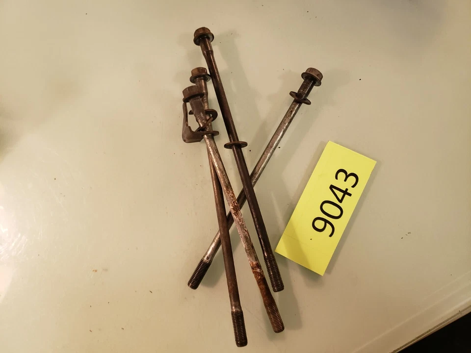 81 PARAFUSOS DE CABEÇA DE CILINDRO OEM YAMAHA TT250 TT 250 G - Imagem 1 de 1