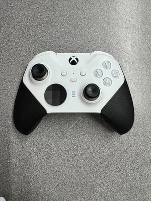 Microsoft Xbox Elite Series 2 Core Wireless Controller - White (4IK-00002) - Image 1 of 4