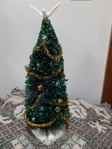 LEMAX 9" BOTTLE BRUSH DECORATED CHRISTMAS TREE - Picture 1 of 3