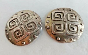 Vintage Large Round Metal Clip Earrings Approximately 2" Silvertone  #16545 - Bild 1 von 4
