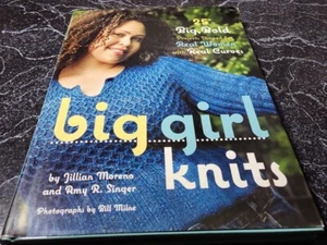 AB15 GROSSES MÄDCHEN STRICKEN - 25 GROSSE, MUTIGE PROJEKTE GEFORMT FÜR ECHTE FRAUEN MIT ECHTEN KURVEN - Bild 1 von 12