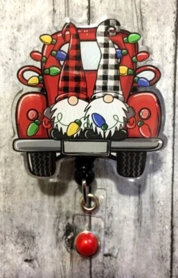 Lindo GNOMES de Navidad en Camión con Luces Resina Insignia Médica Carrete Soporte de Identificación Foto 1 de 3