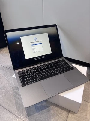Apple MacBook Air 13" 2019 Retina (512GB SSD, 1.6 GHz Dual Core i5, 16GB RAM) - Image 1 of 4