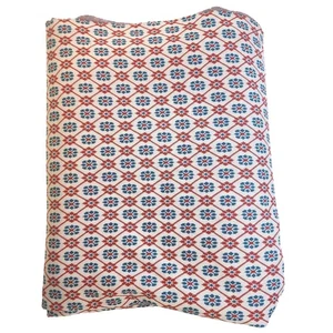 Tela de poliéster elástica vintage roja y azul con patrón floral 52"x 86" para coser  - Imagen 1 de 7