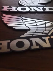 2 Tankemblem Badges HONDA Wings - superschick... - Bild 1 von 4