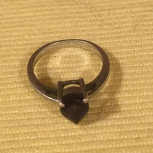 CHAKRA CRYSTAL HEAL VINTAGE PEAR AMETHYST SOLITAIRE SILVER RING 1 CT RARE TGGC - Picture 1 of 5