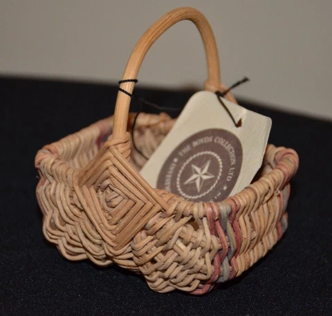 Boyds Miniature Market Flower Butt Basket Bailey's NWT tag 1997 Cover