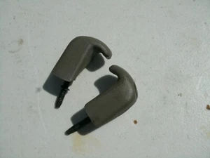 95-99 Tahoe Suburban Yukon Front Grab Assist Handle Mounting Retainer Hook Set - Imagen 1 de 3