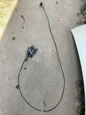 Conjunto de bloqueo de capó Subaru Forester 2014-2016 2,5 L OEM Foto 1 de 4